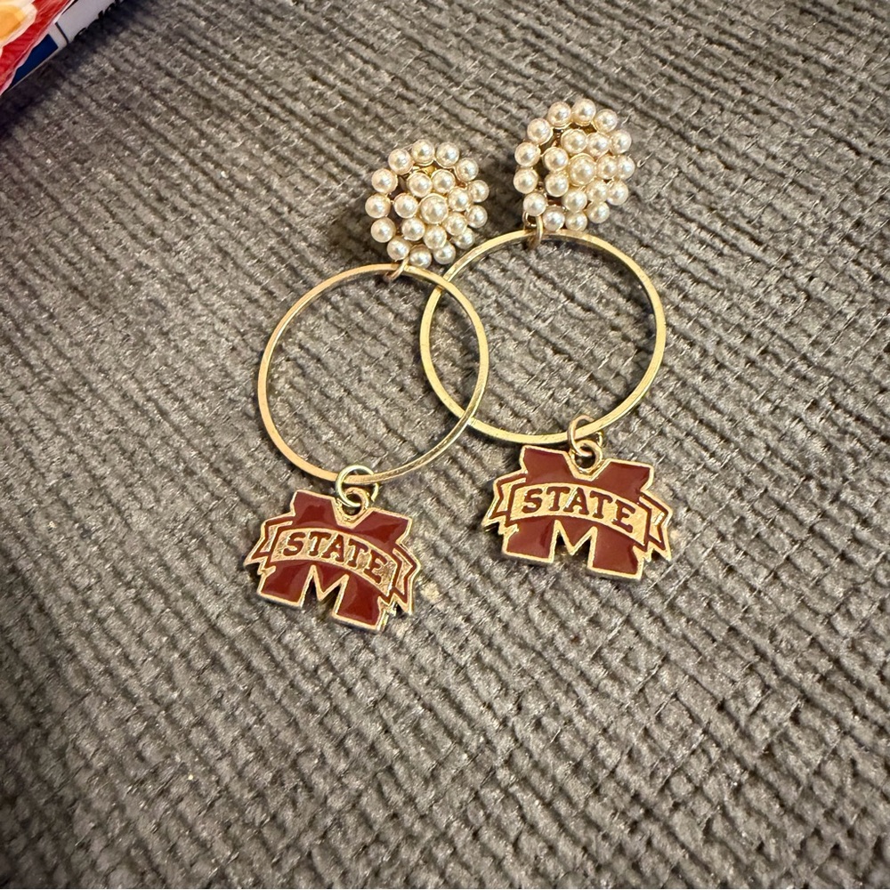Pearl Floral Cluster, Gold and Red Mississippi State State Logo Hoop Earrings - Picture 2 of 3